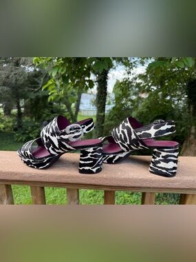 Aerosoles Camera Zebra Calf Hair Ankle Strap Sandals Size 9